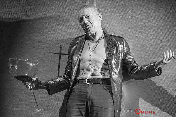 William Shakespeare: Hamlet rendező: Eszenyi Enikő – Vígszínház (2017)