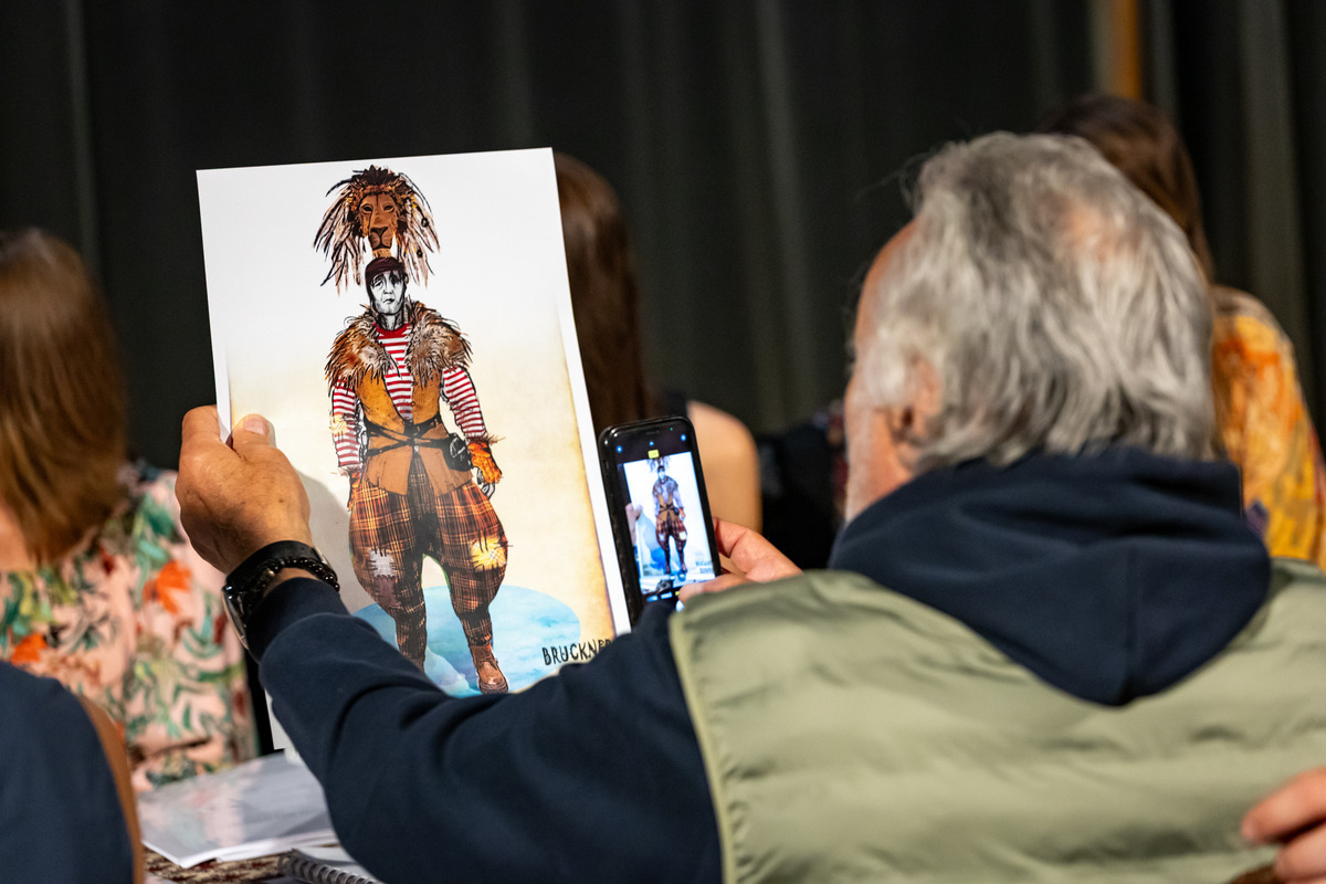 Körtvélyessy Zsolt és Bruckner Szigfrid jelmezterve
