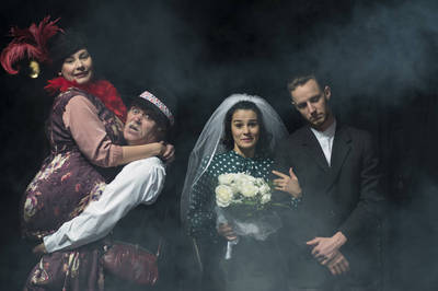 Asszony a fronton Asszony a fronton